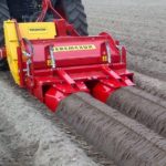 Machine for forming ridges for potatoes